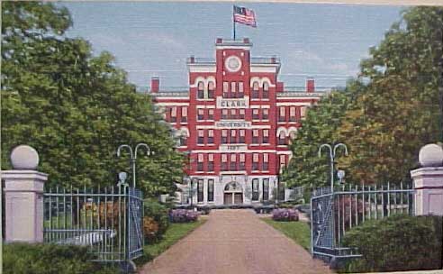 Унивчерситет CLARK UNIVERSITY